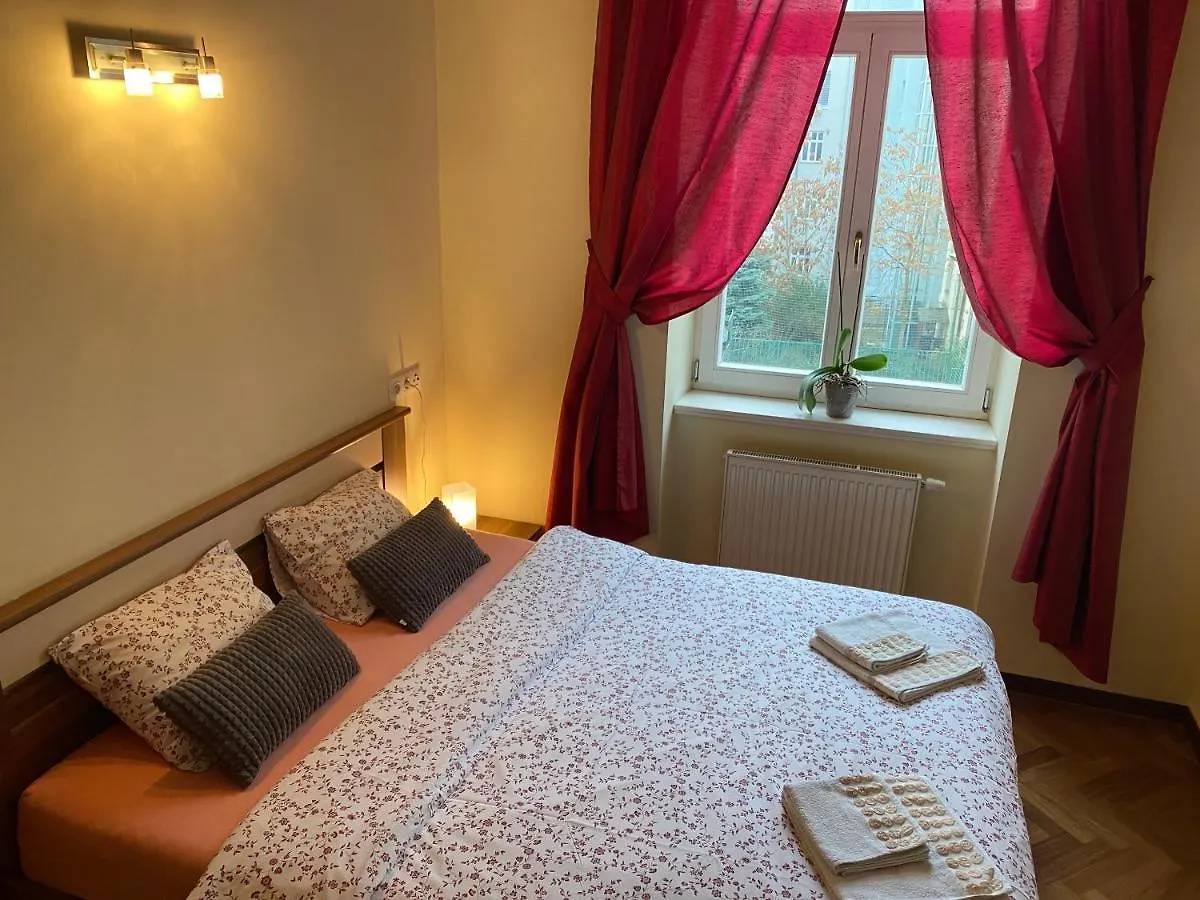 Apartment Glory On Legerova Prague
